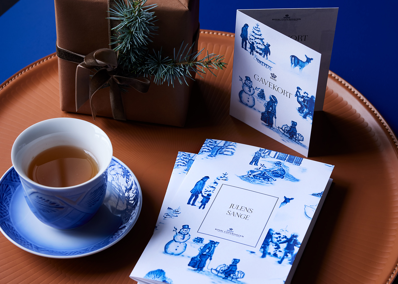 The songs of Christmas in one beautiful songbook with motives from Collectibles on the cover